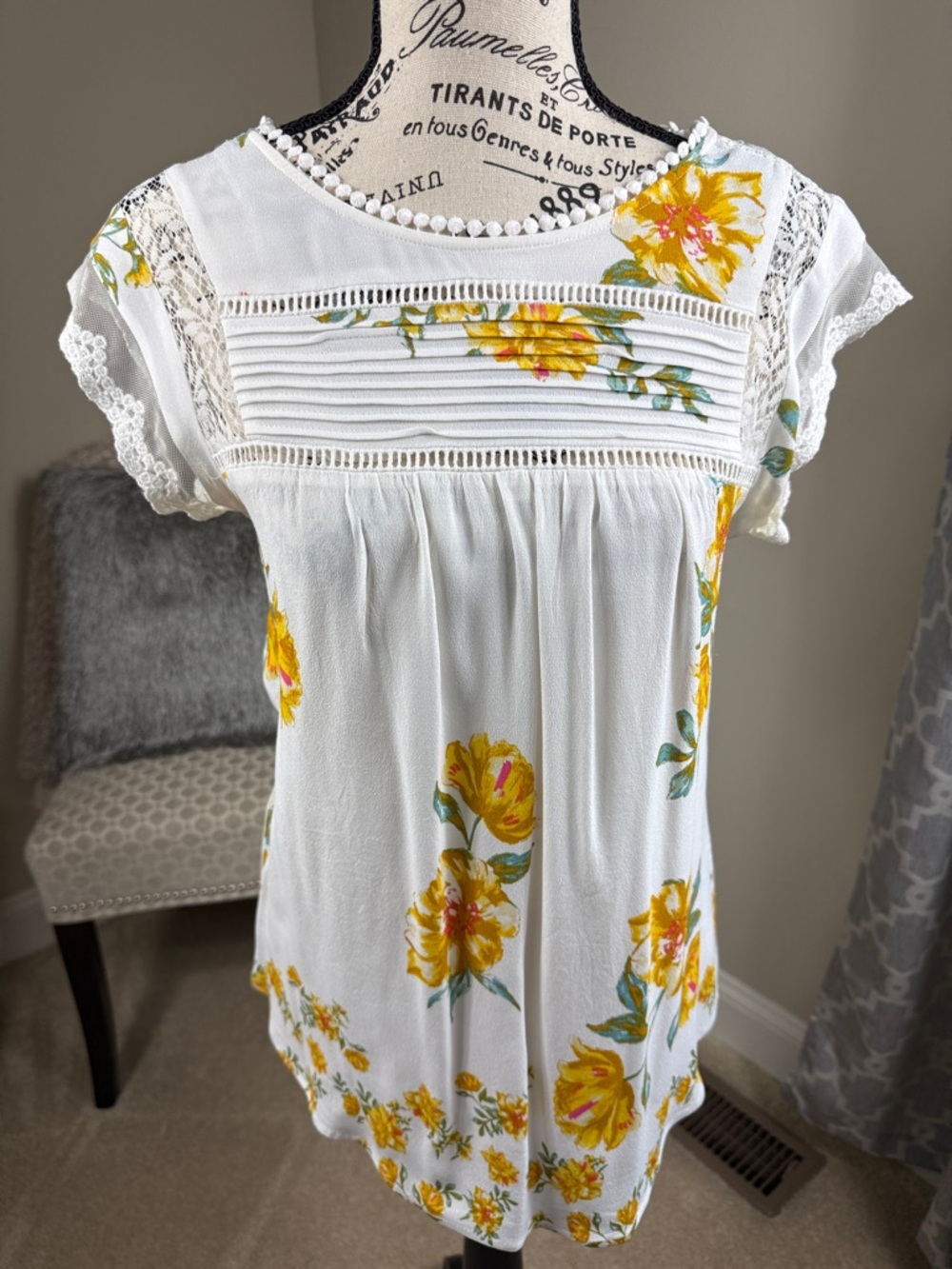 Daniel RainnWhite Floral Pintuck Lace Sleeve Women’s Top - Yellow Bloom